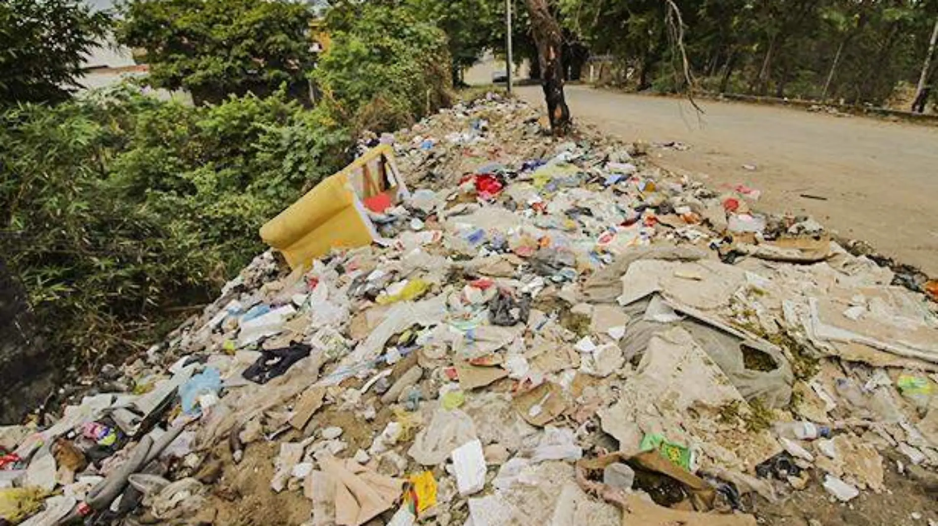 Acapulco - Guerrero basurero en zona diamante